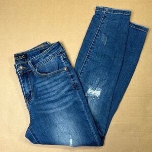 Judy Blue Distressed Relaxed Fit Jeans  Size 28